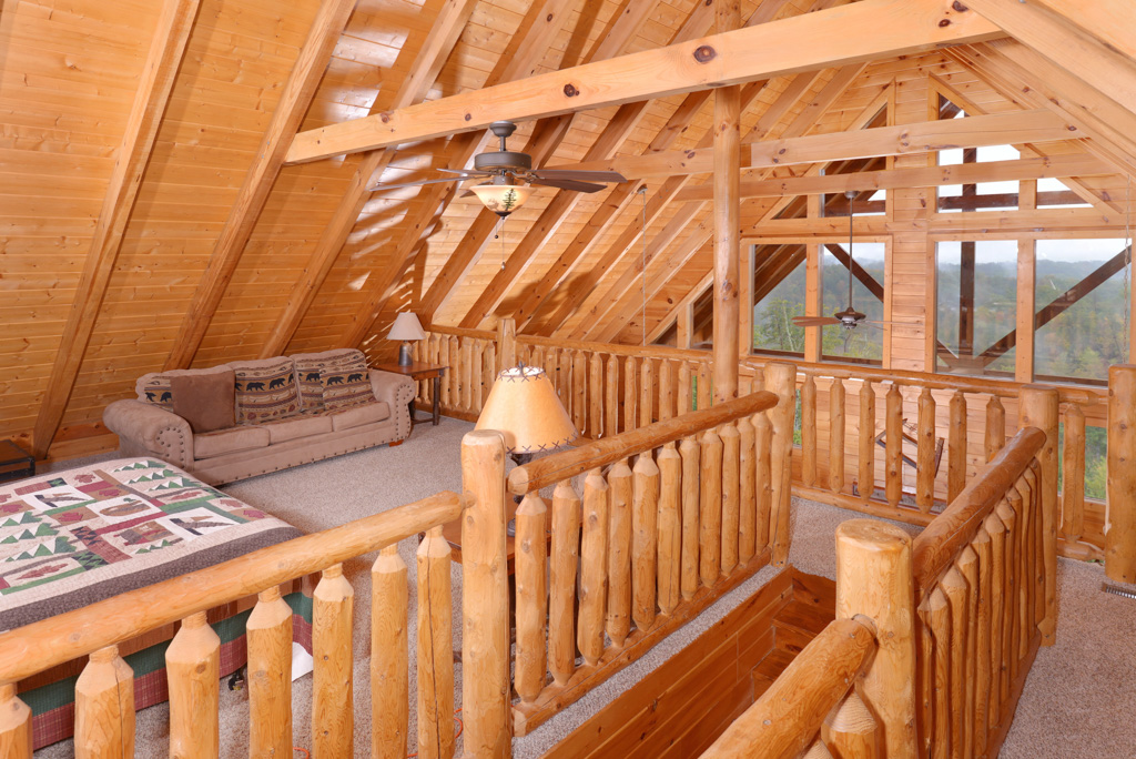 Pigeon Forge Cabin loft area that features a panoramic mountain view